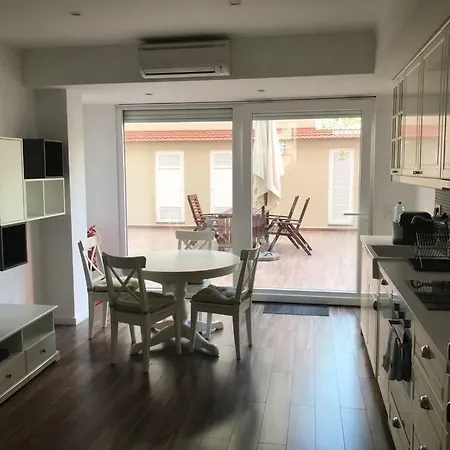 New Central With Terrace Apartman